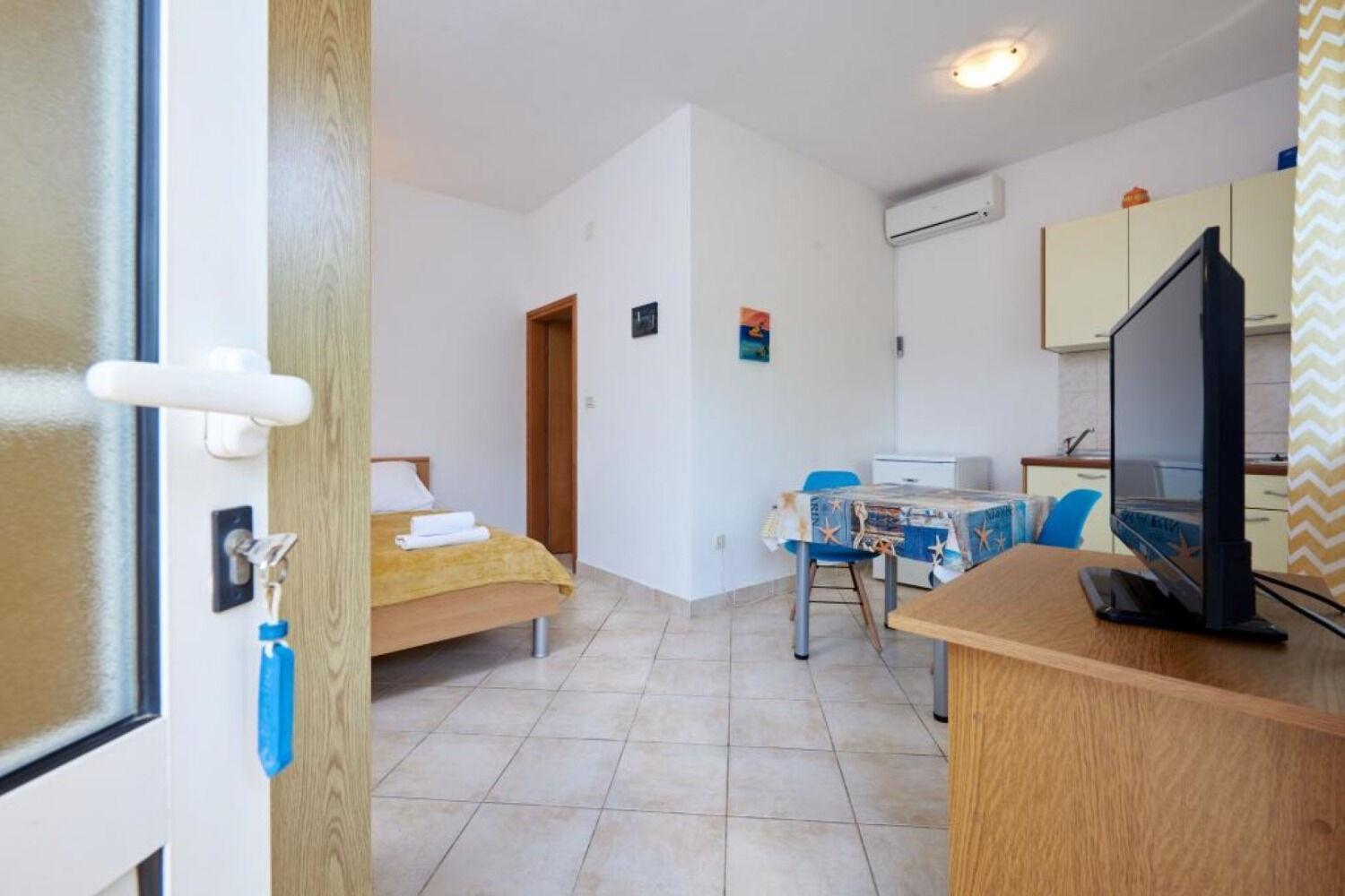 Apartments Mare - 30 M From Pebble Beach 브랜지카 외부 사진